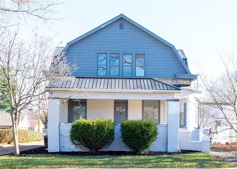 911 N Water St, Uhrichsville, OH 44683