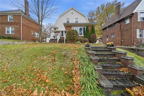 554 Morningview Ave, Akron, OH 44305