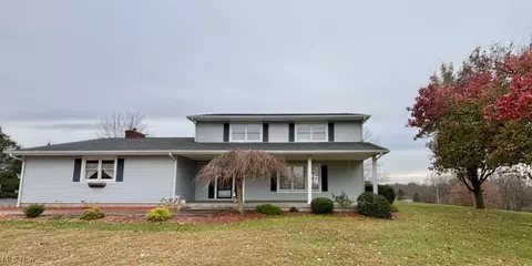 1181 Lantern Dr, East Liverpool, OH 43920