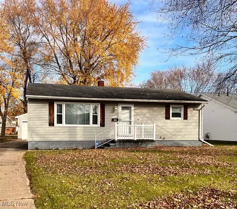1203 E 17th St, Ashtabula, OH 44004