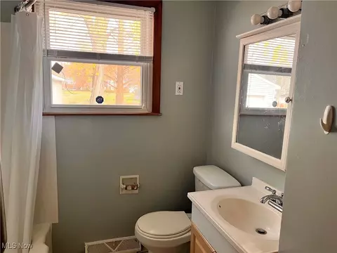 Bath - 1203 E 17th St, Ashtabula, OH 44004 photo 1 of 2