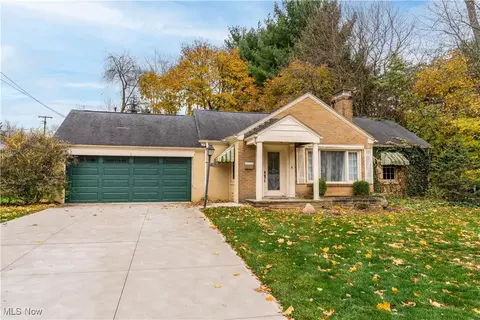 1129 Stratford Ave NE, Massillon, OH 44646