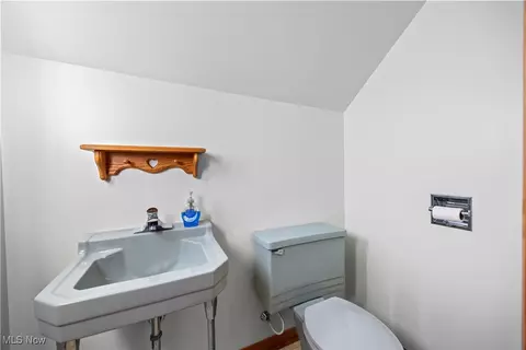 Bath - 988 Valley Blvd, Elyria, OH 44035 photo 2 of 2