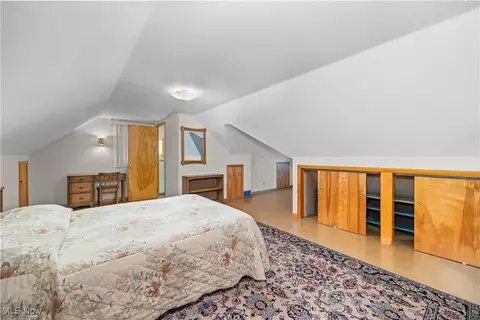 Bedroom - 988 Valley Blvd, Elyria, OH 44035 photo 6 of 8