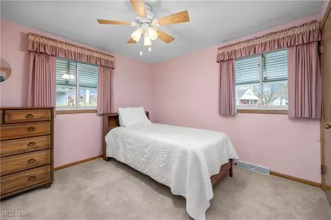 Bedroom - 988 Valley Blvd, Elyria, OH 44035 photo 1 of 8