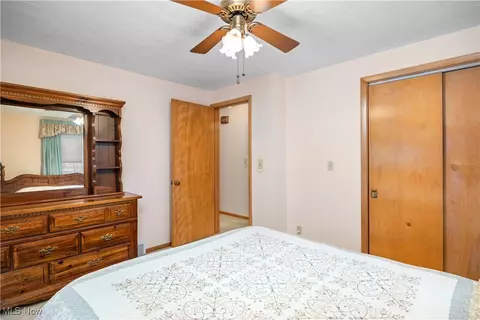 Bedroom - 988 Valley Blvd, Elyria, OH 44035 photo 2 of 8