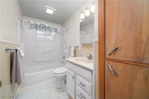 Bath - 988 Valley Blvd, Elyria, OH 44035 photo 1 of 2