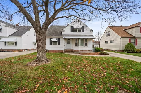 29488 Woodway Dr, Wickliffe, OH 44092