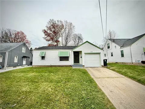 1163 Greenwood Ave, Akron, OH 44320