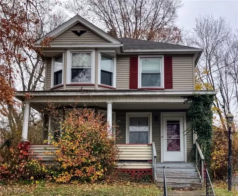 213 N Bentley Ave, Niles, OH 44446