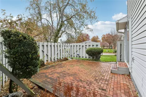 320 High Point Dr, Wadsworth, OH 44281 photo 9