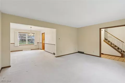 320 High Point Dr, Wadsworth, OH 44281 photo 6