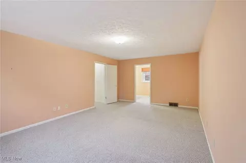 320 High Point Dr, Wadsworth, OH 44281 photo 10