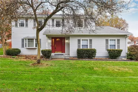 320 High Point Dr, Wadsworth, OH 44281