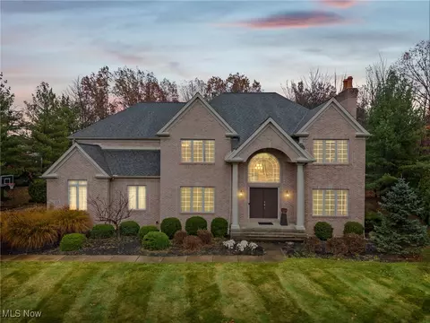 1515 Stone Ct, Westlake, OH 44145