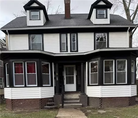 3235 Oak Rd, Cleveland Heights, OH 44118