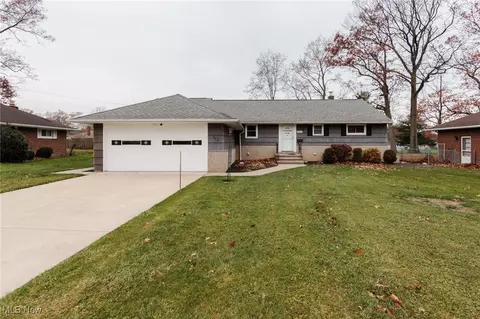 406 Cary Jay Blvd, Richmond Heights, OH 44143