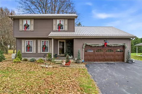531 Meadowland Dr, Hubbard, OH 44425