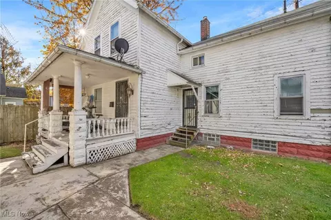 1818 W 57th St, Cleveland, OH 44102