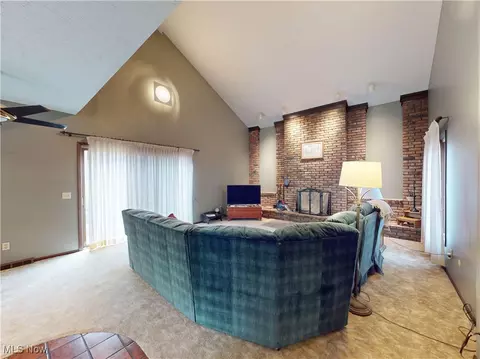 Living - 2915 Millgate Dr, Willoughby Hills, OH 44094 photo 3 of 3