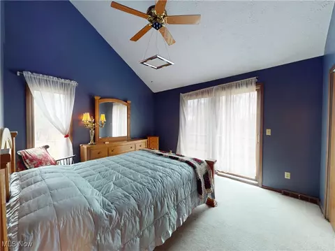 Bedroom - 2915 Millgate Dr, Willoughby Hills, OH 44094 photo 7 of 8