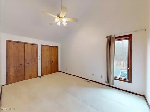 Bedroom - 2915 Millgate Dr, Willoughby Hills, OH 44094 photo 6 of 8