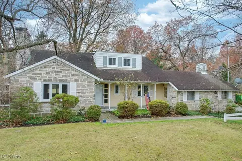 30750 Summit Ln, Pepper Pike, OH 44124
