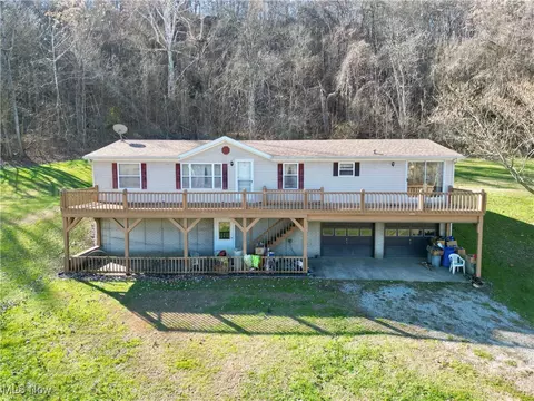 10115 Old River Rd, Blue Rock, OH 43720