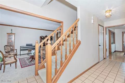33346 Lisa Ln, Solon, OH 44139 photo 3