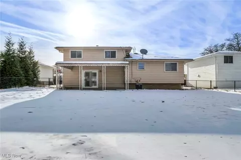 Exterior - 2016 Coventry Dr, Parma, OH 44134 photo 7 of 8