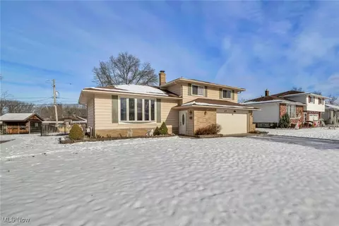 Exterior - 2016 Coventry Dr, Parma, OH 44134 photo 2 of 8