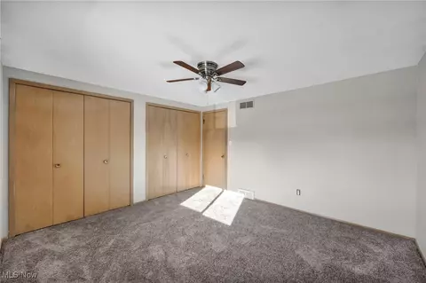 Bedroom - 2016 Coventry Dr, Parma, OH 44134 photo 3 of 11