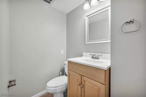 Bath - 2016 Coventry Dr, Parma, OH 44134 photo 3 of 3