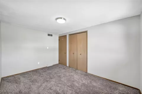 Bedroom - 2016 Coventry Dr, Parma, OH 44134 photo 7 of 11