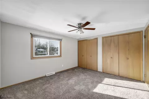 Bedroom - 2016 Coventry Dr, Parma, OH 44134 photo 4 of 11