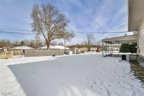 Exterior - 2016 Coventry Dr, Parma, OH 44134 photo 5 of 8