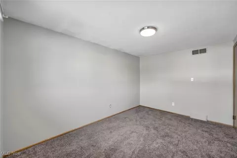 Bedroom - 2016 Coventry Dr, Parma, OH 44134 photo 8 of 11