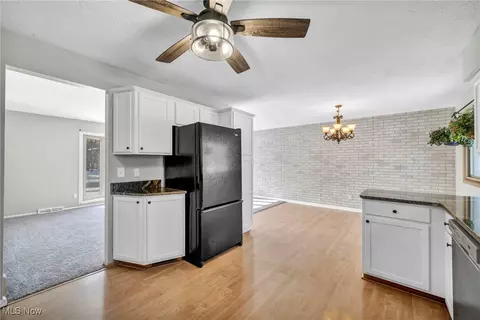 Kitchen - 2016 Coventry Dr, Parma, OH 44134 photo 4 of 5