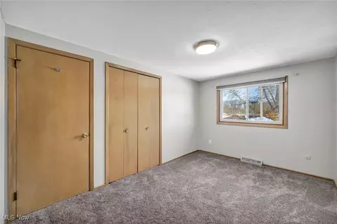 Bedroom - 2016 Coventry Dr, Parma, OH 44134 photo 6 of 11