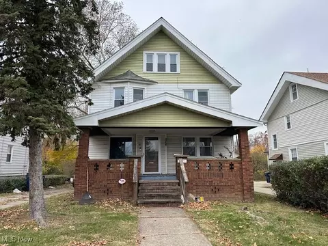 1574 S Taylor Rd, Cleveland, OH 44118