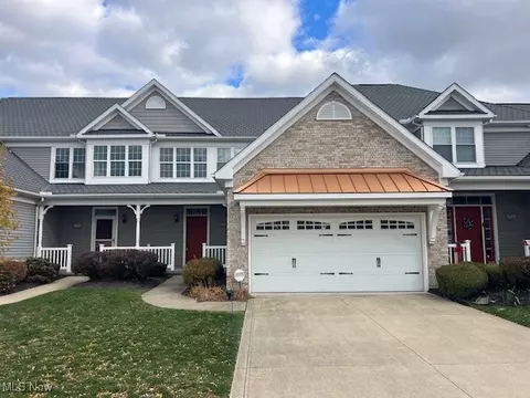 5071 Shepherds Gln, Willoughby, OH 44094