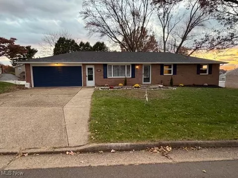 615 Lori Ave NE, Massillon, OH 44646