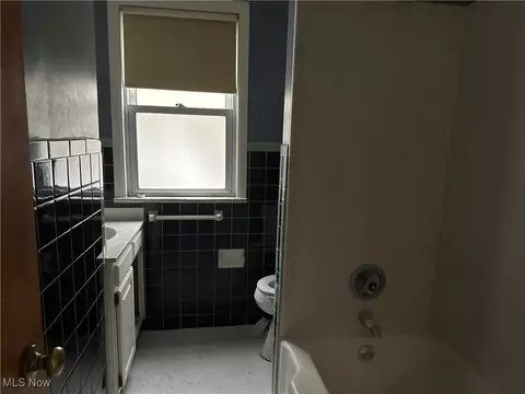 Bath - 363 E 324th St, Willowick, OH 44095 photo 1 of 2