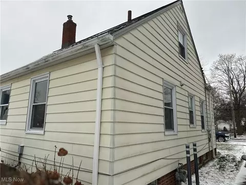 Exterior - 363 E 324th St, Willowick, OH 44095 photo 6 of 6