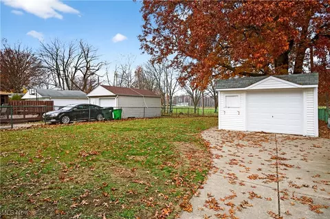 Exterior - 24181 Devoe Ave, Euclid, OH 44123 photo 4 of 5