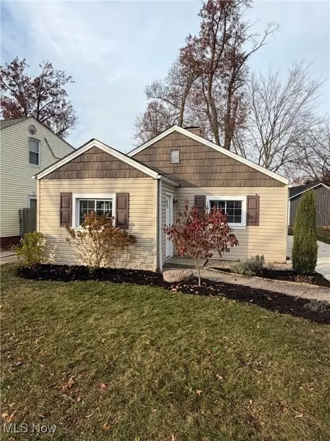 14708 Delaware Ave, Lakewood, OH 44107