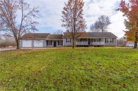 3386 Hoffman Norton Rd NW, West Farmington, OH 44491