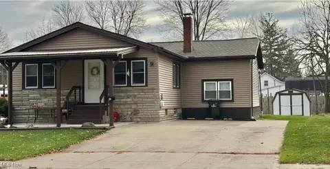 114 Adams St, Wellington, OH 44090