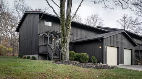 9487 Madison Ln, North Royalton, OH 44133