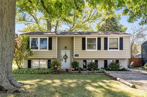 7084 Lake Rd E, Madison, OH 44057
